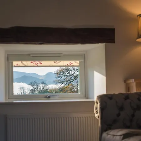 別荘 The Hidden Place *